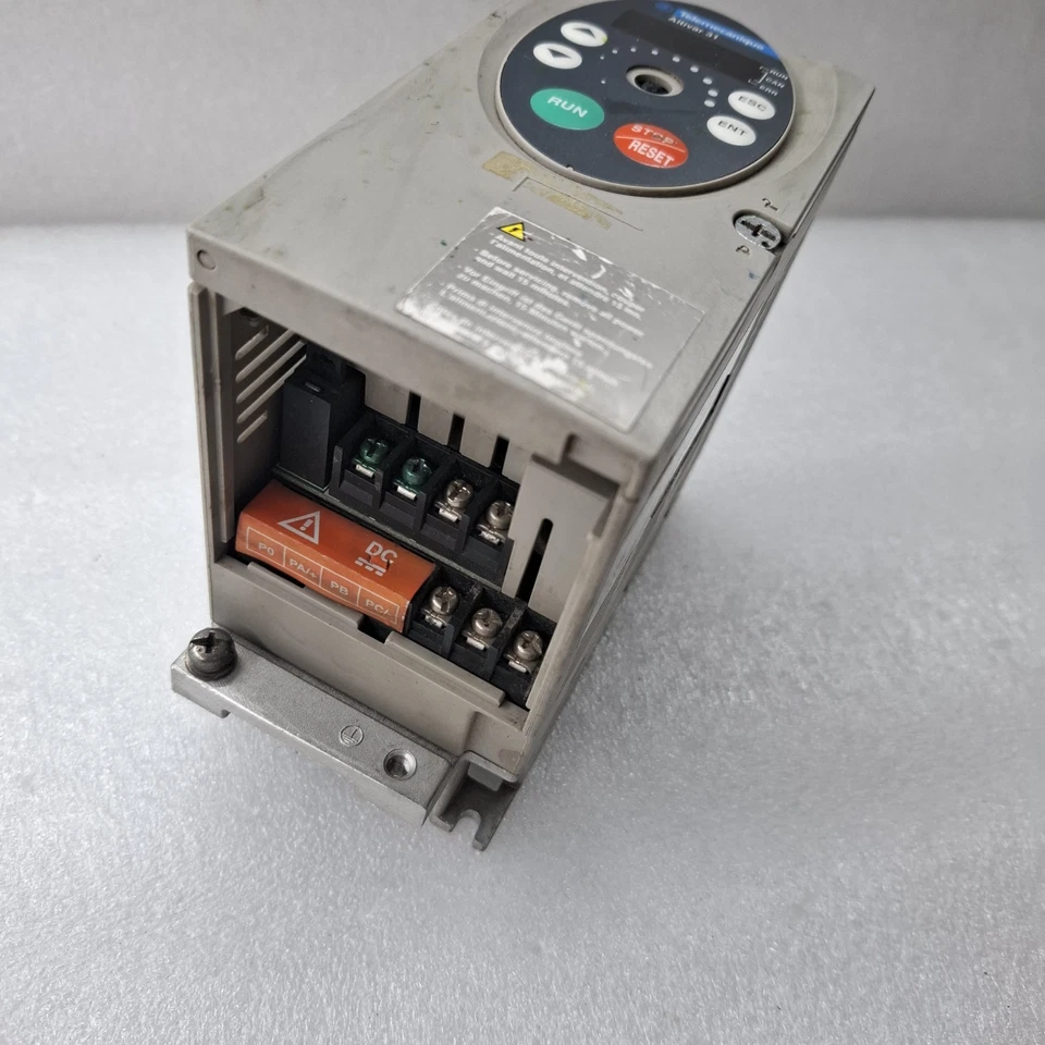 TELEMECANIQUE ALTIVAR 31 ATV31H037M2A 0.37kW 0.5HP